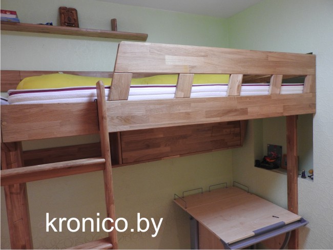 Кровать-чердак из массива дуба