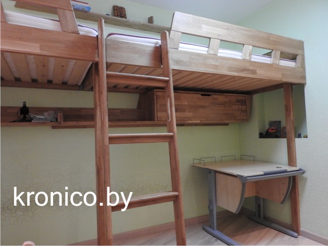 Кровать-чердак из массива дуба