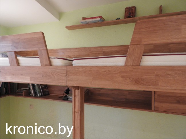 Кровать-чердак из массива дуба