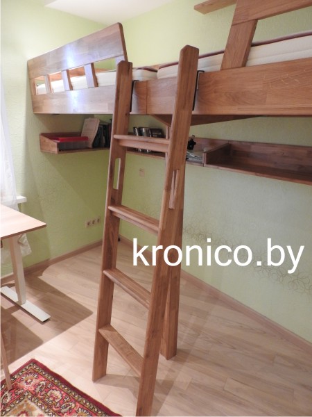 Кровать-чердак из массива дуба