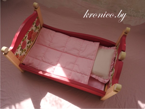 Кроватка для кукол KRONICO
