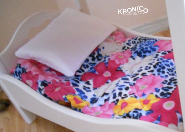 Кровать для кукол KRONICO 