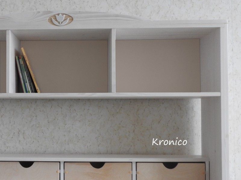 Детский стеллаж с выдвижным столом KRONICO