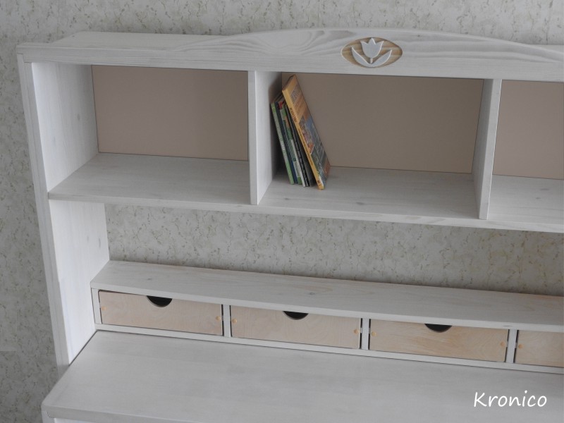 Детский стеллаж с выдвижным столом KRONICO