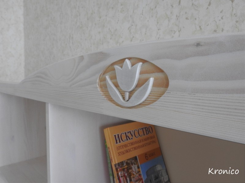 Детский стеллаж с выдвижным столом KRONICO