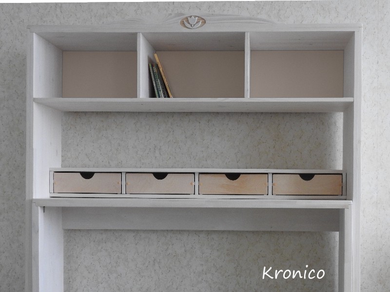 Детский стеллаж с выдвижным столом KRONICO